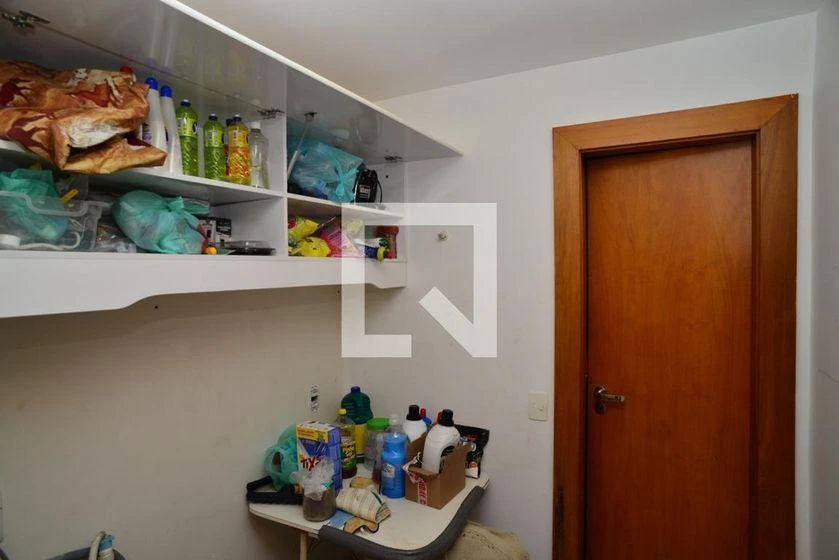 Furnished apartment, 300 m², with a glass-enclosed balcony — photo 32