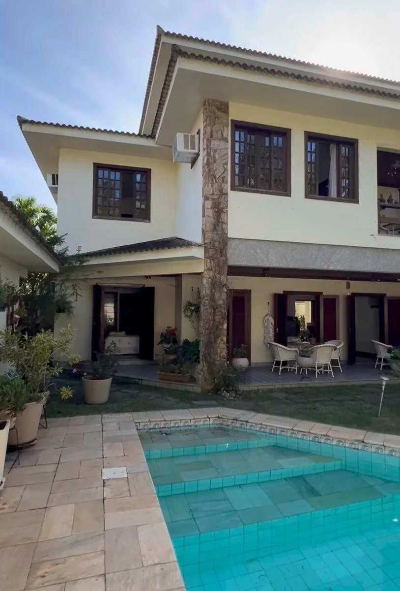 600 m² house with 5 en-suite bedrooms and balcony grill — photo 3