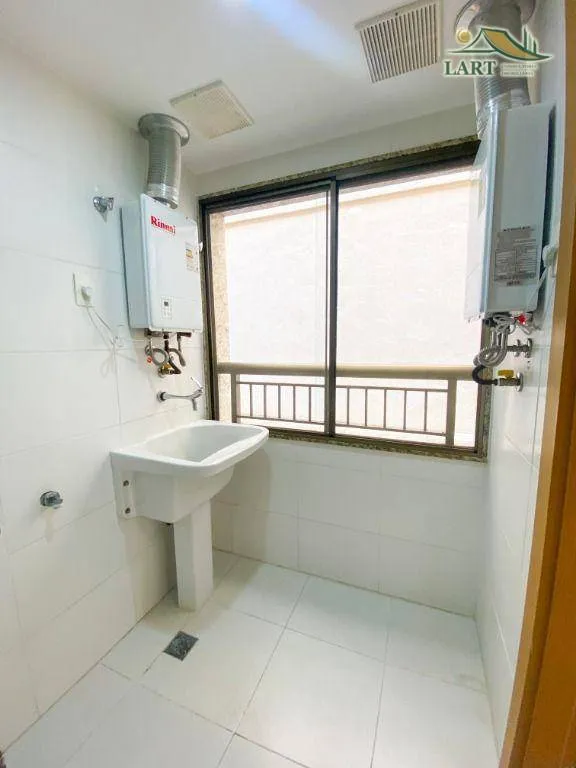 Apartamento sem mobília com 4 dormitórios e varanda — photo 30