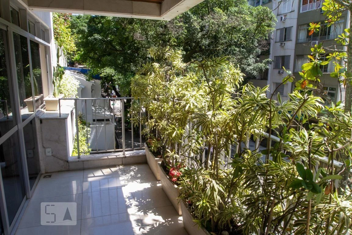 Furnished apartment with 3 bedrooms and 148 m² — photo 8
