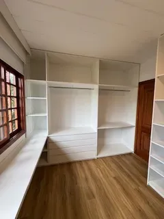 Furnished house with 4 bedrooms and 6 parking spots — photo 3