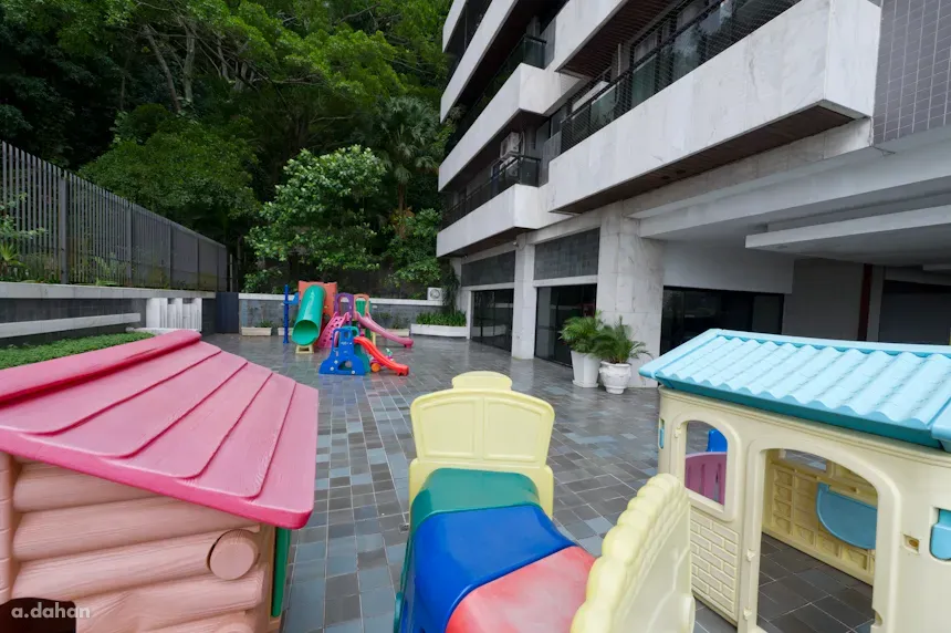 Unfurnished apartment with 4 bedrooms and 5 bathrooms — photo 44