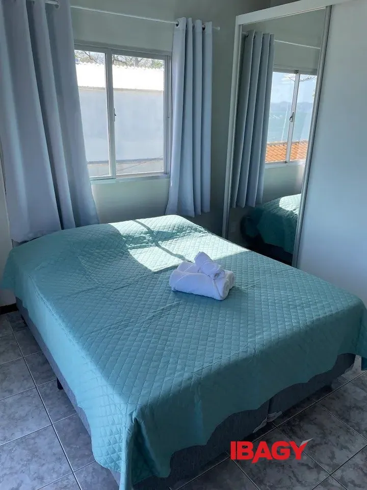 3-bedroom house with a water view in Florianópolis — photo 25