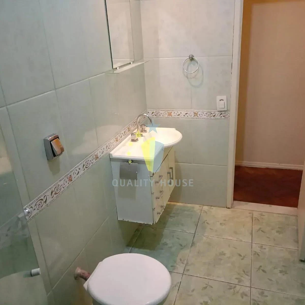 Apartment, 75 m², with wood or laminate floors — photo 21