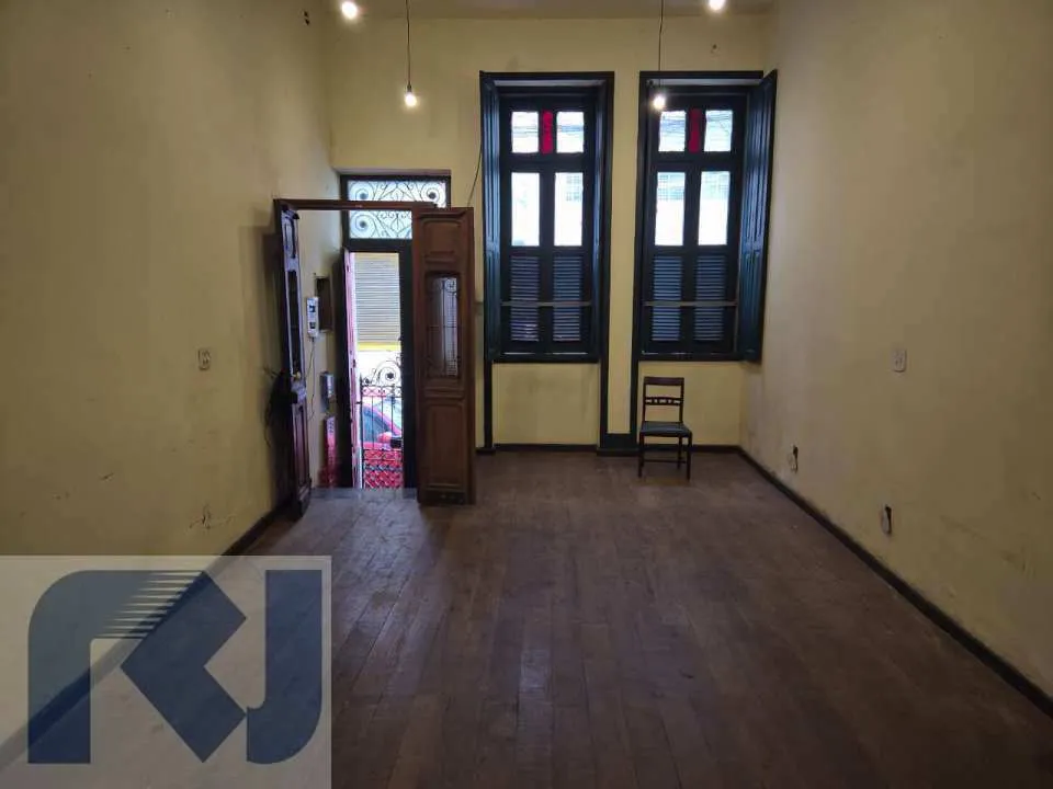Unfurnished house with 1 bedroom, 3 bathrooms, 1 parking — photo 2