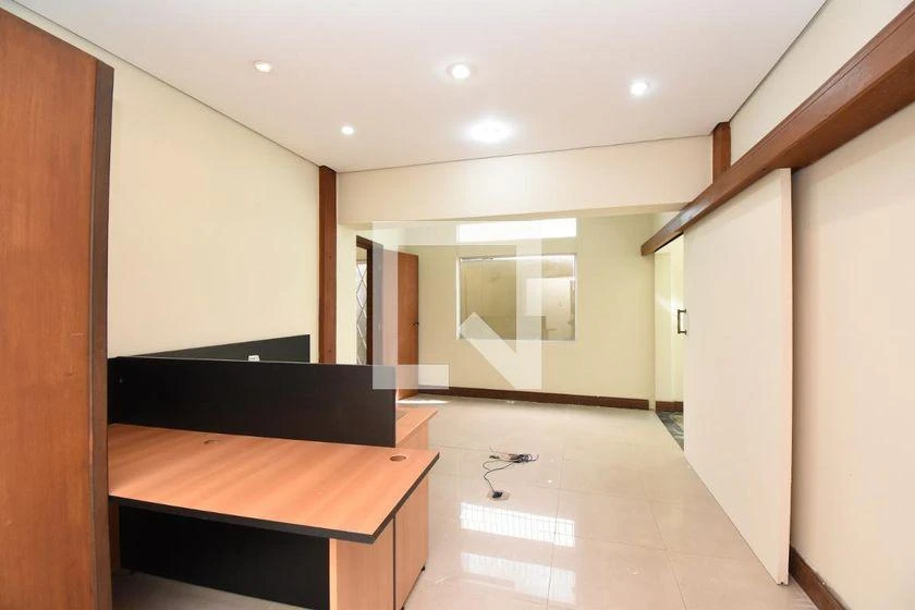 Casa com 5 quartos, 3 banheiros e cozinha separada — photo 38