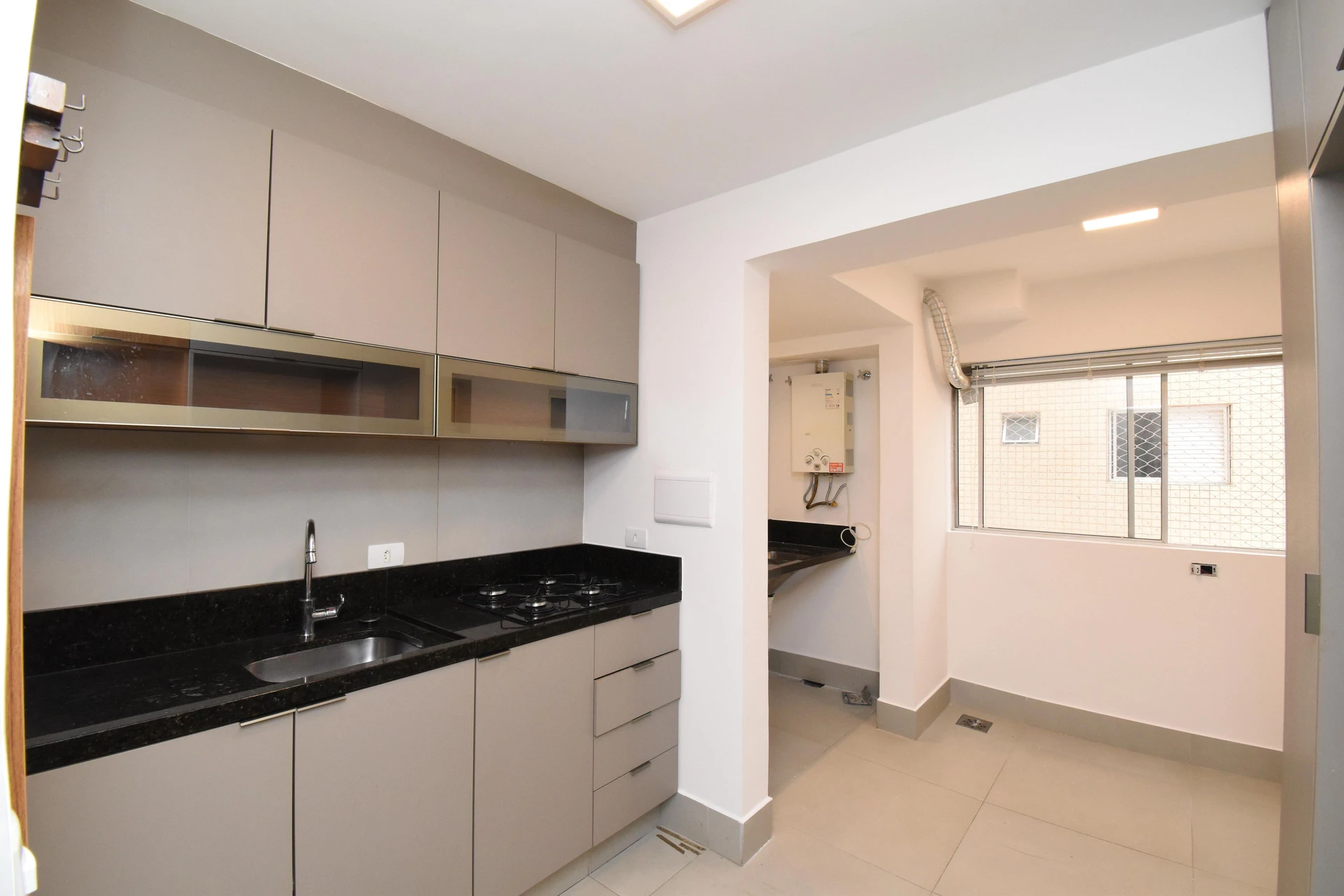 Apartamento de 2 quartos em condomínio com academia — photo 17
