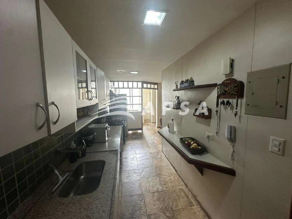 Furnished 200 m² apartment with 3 bedrooms — photo 11