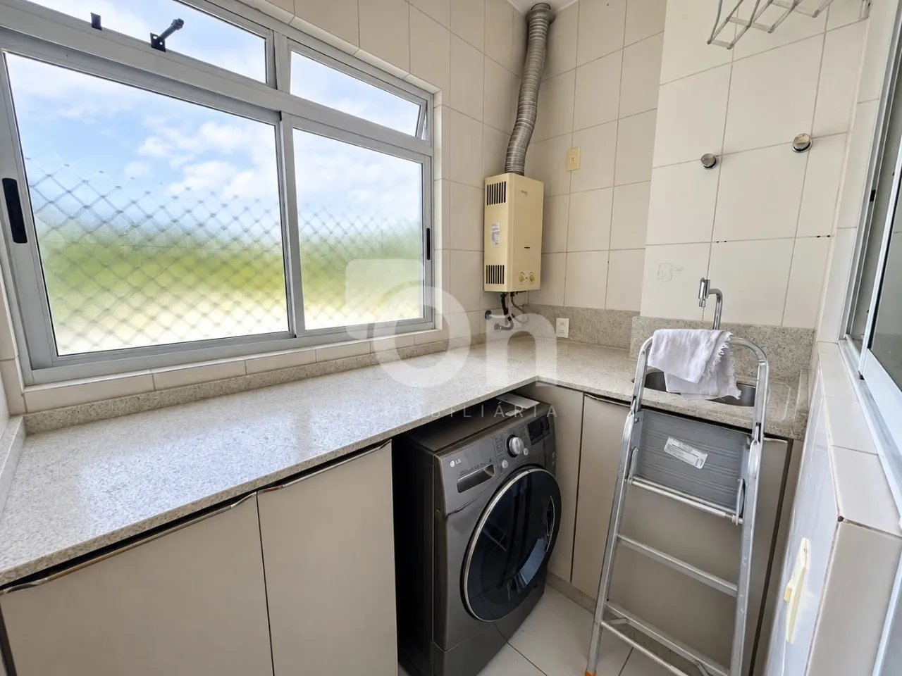 Furnished apartment, 80 m², with a washing machine — photo 7