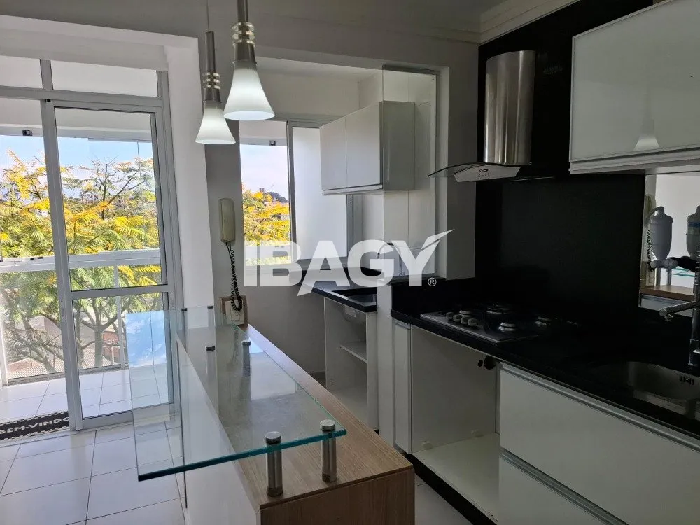 Furnished 95 m² apartment with 2 bedrooms and a desk — photo 15