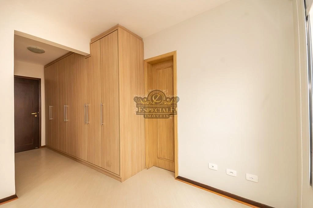 167 m² apartment with a grill on the balcony and a bathtub — photo 44