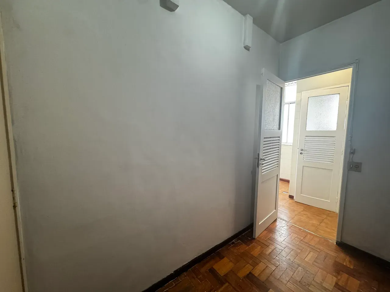 Apartment, 80 m², with wood or laminate floors — photo 20