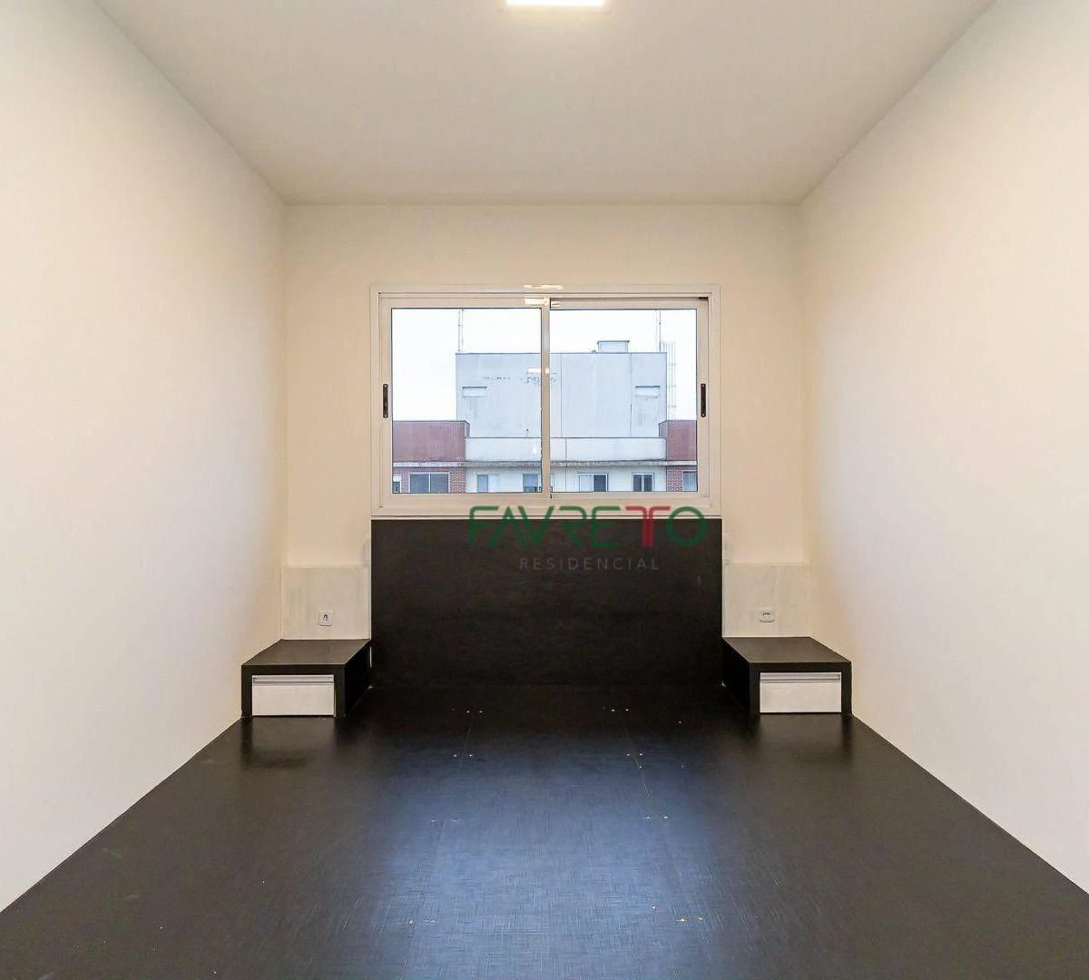 One-bedroom apartment in a building with a pool — photo 7