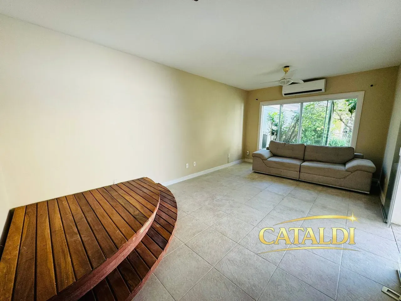 Furnished house, 400 m², with floor-to-ceiling windows — photo 17