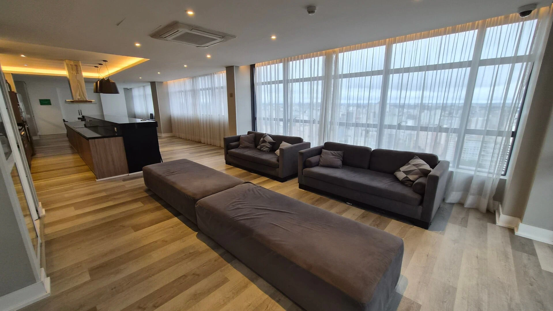 1 quarto e janelas do piso ao teto: apartamento de 35 m² — photo 3