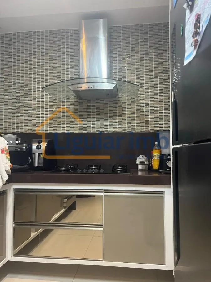 Apartamento de 3 quartos em condomínio com piscina — photo 17