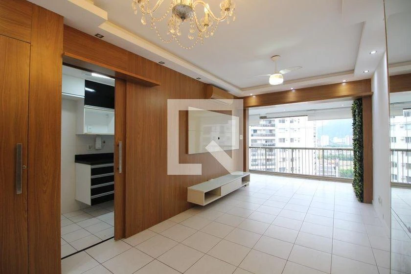 2-bedroom apartment with en-suite and glass balcony — photo 3