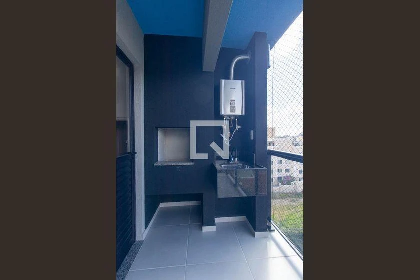Balcony with a grill in a 2-bedroom apartment, 54 m² — photo 15