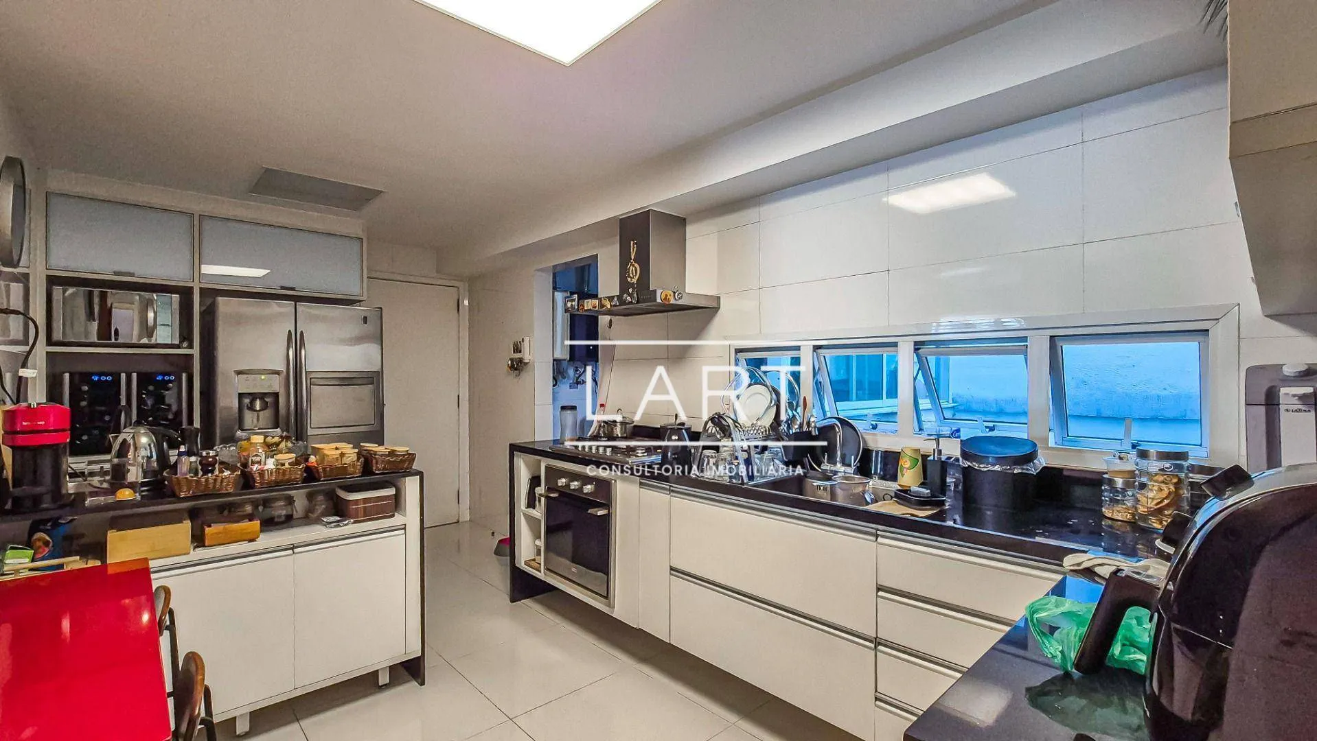 3-bedroom apartment with 240 m² and 3 parking spaces — photo 26