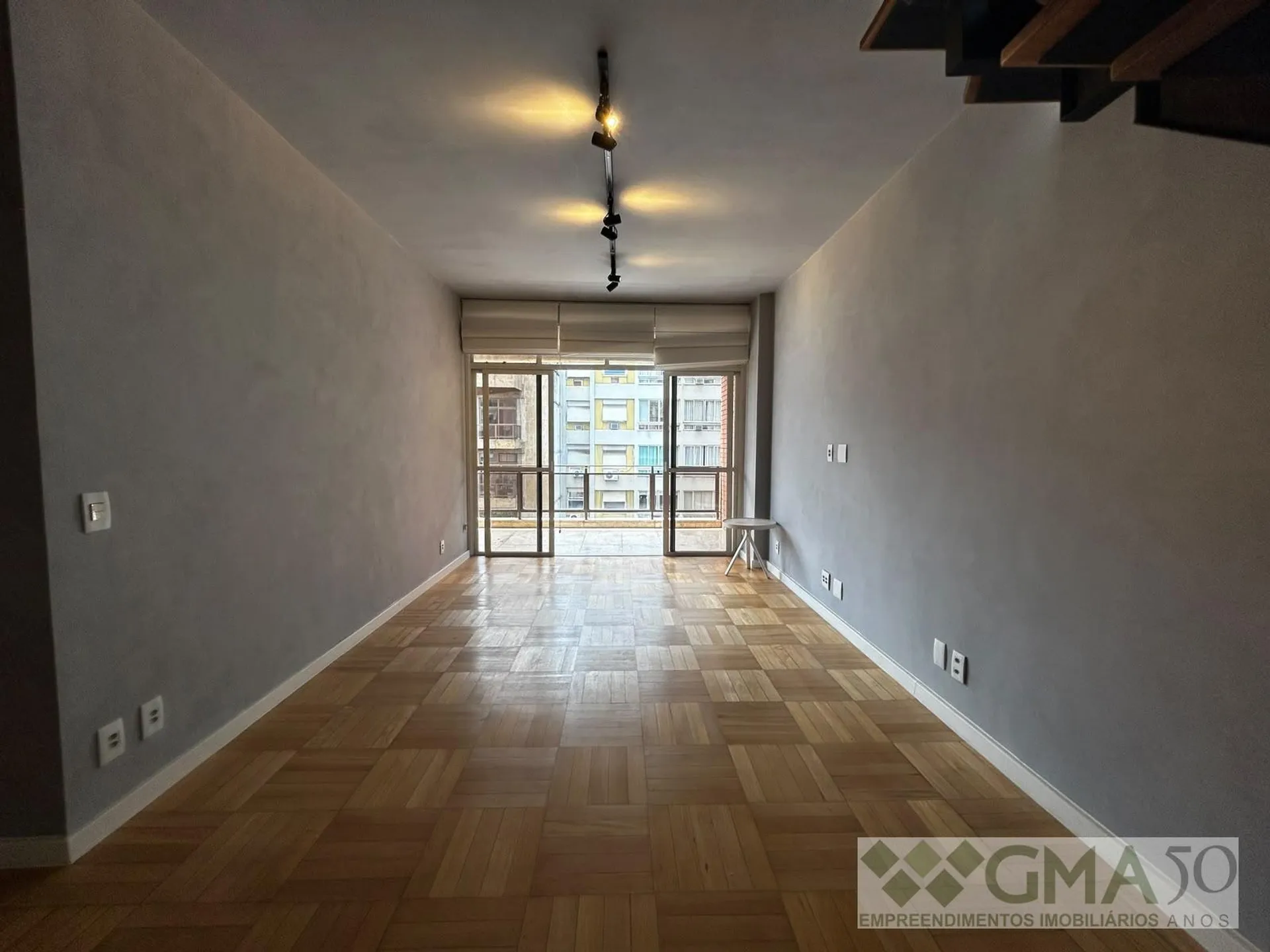 Рабочее место и 2 спальни: квартира 145 м² — photo 30