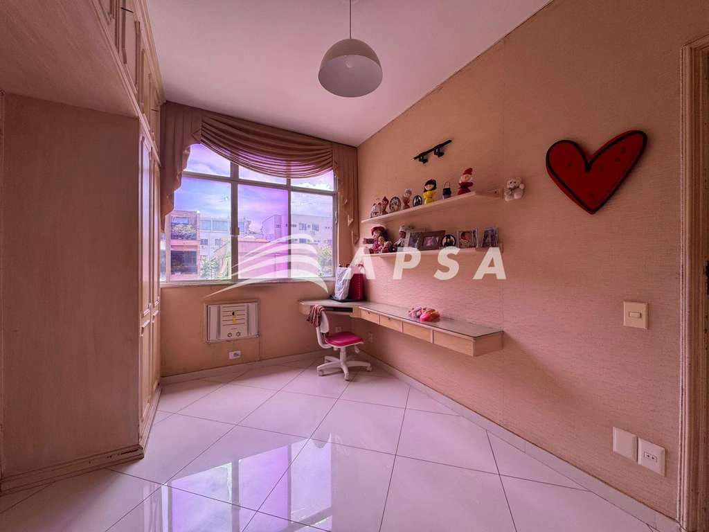 Furnished 208 m² apartment with 3 bedrooms and 2 parking spots — photo 12