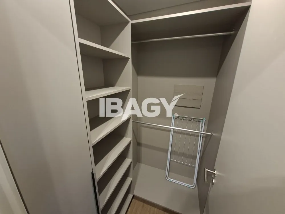 Studio with a glassed-in balcony and open-plan kitchen — photo 168