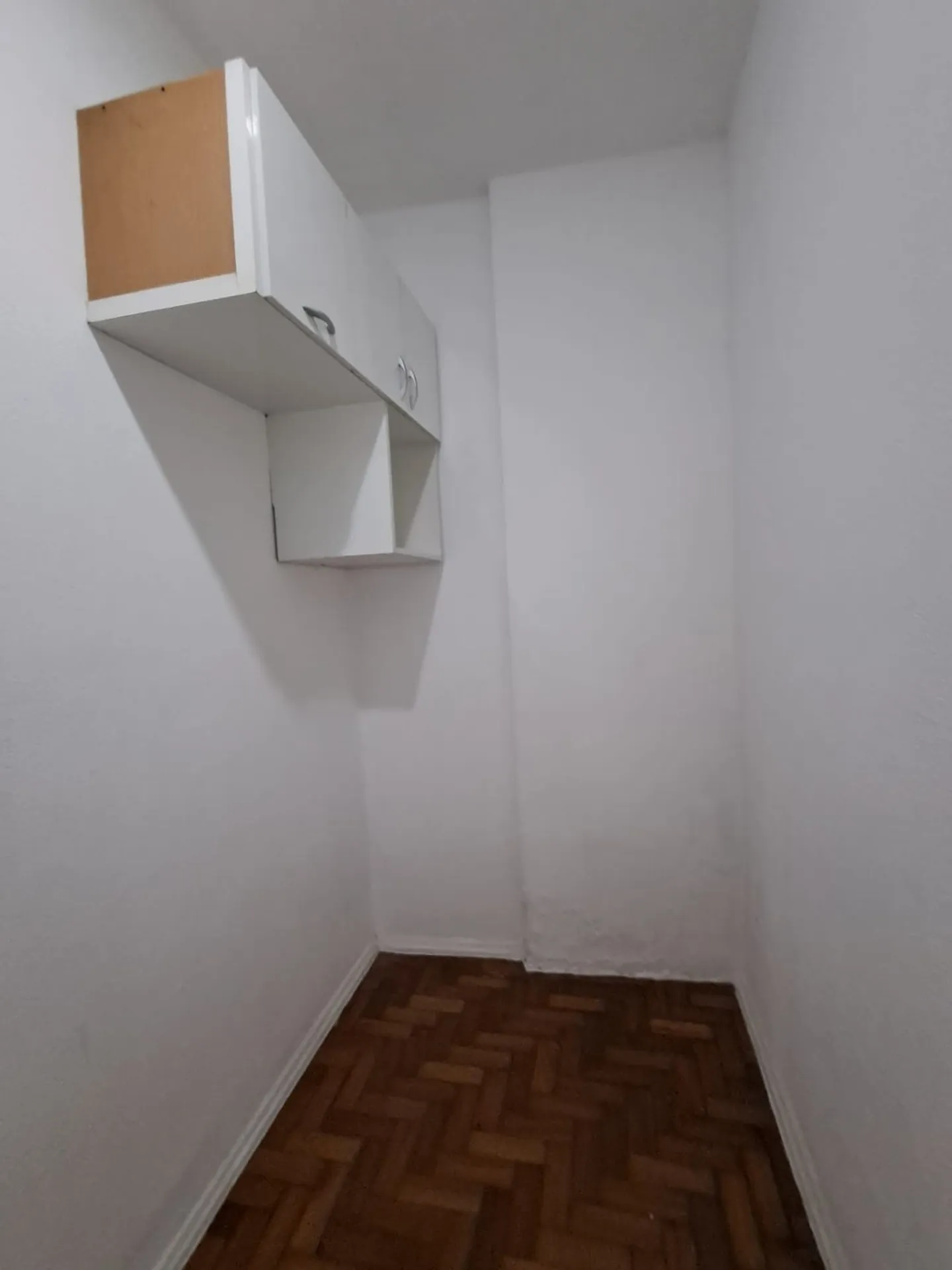 3-bedroom apartment with built-in wardrobes — photo 34