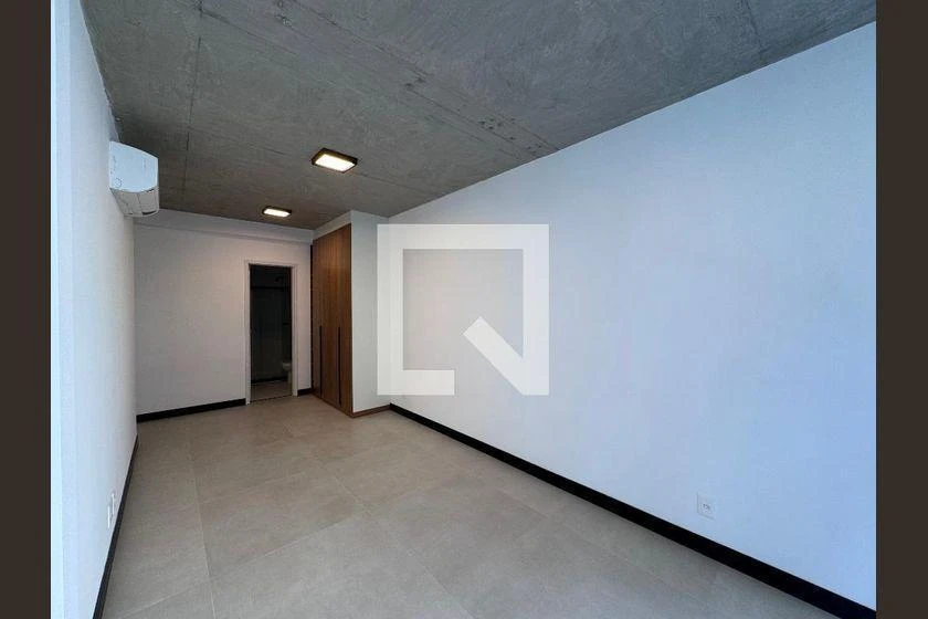 98 m² apartment with 3 bedrooms and a glassed-in balcony — photo 18