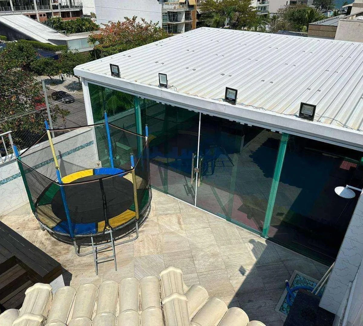 Duplex penthouse with 3 bedrooms and 355 m² — photo 9