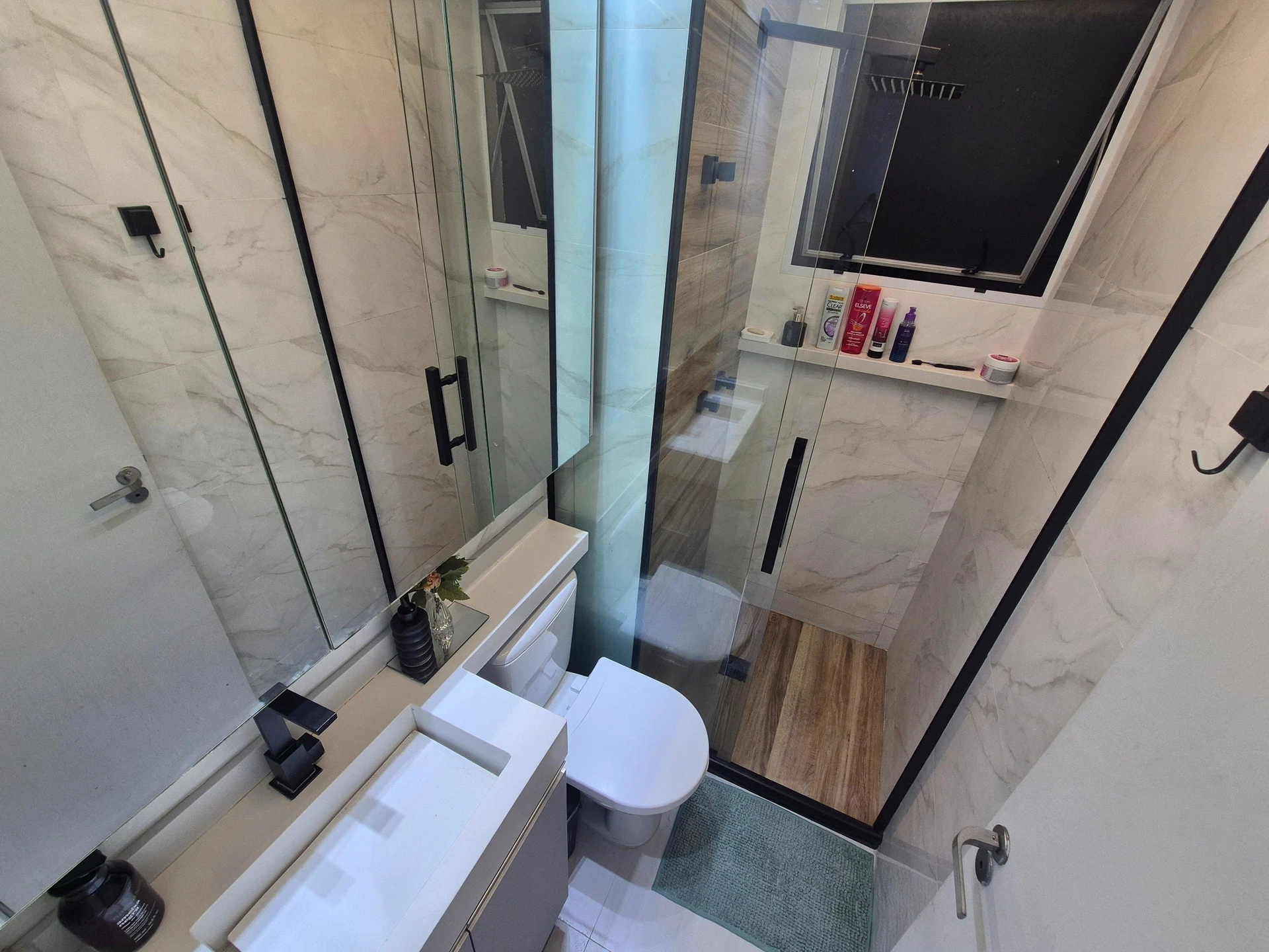 2-bedroom apartment with a washing machine — photo 9