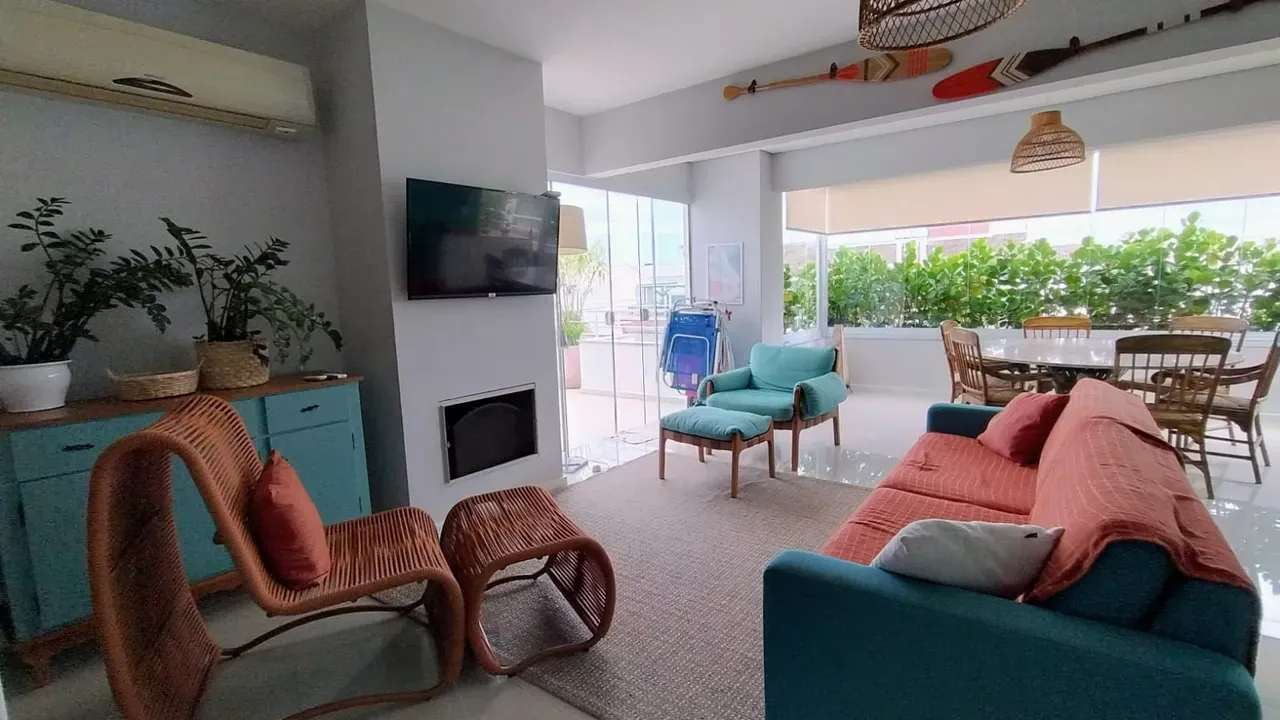 Apartamento mobiliado de 260 m² com 3 suítes