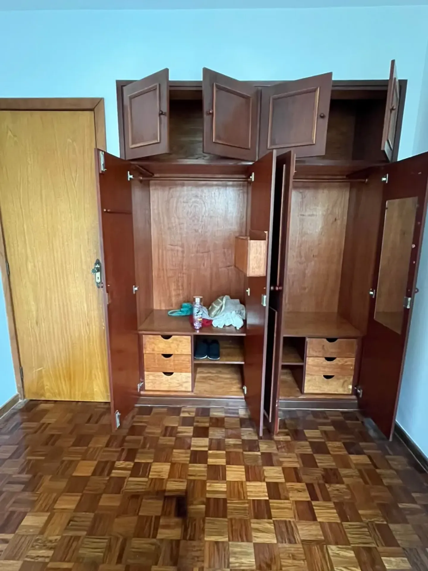 Apartment on the 1st floor with wood or laminate floors — photo 19