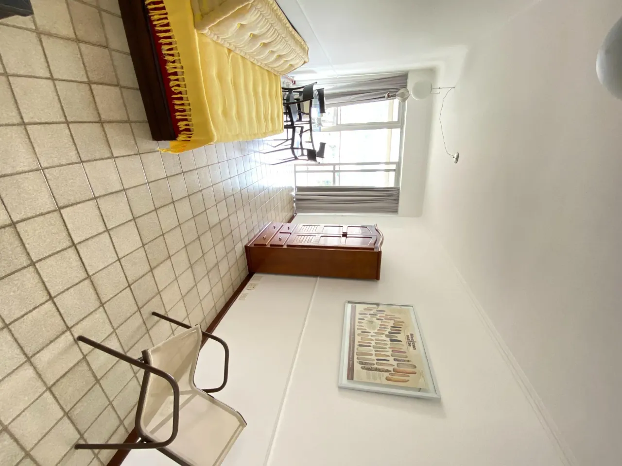 Furnished 2-bedroom apartment with open-plan kitchen — photo 12