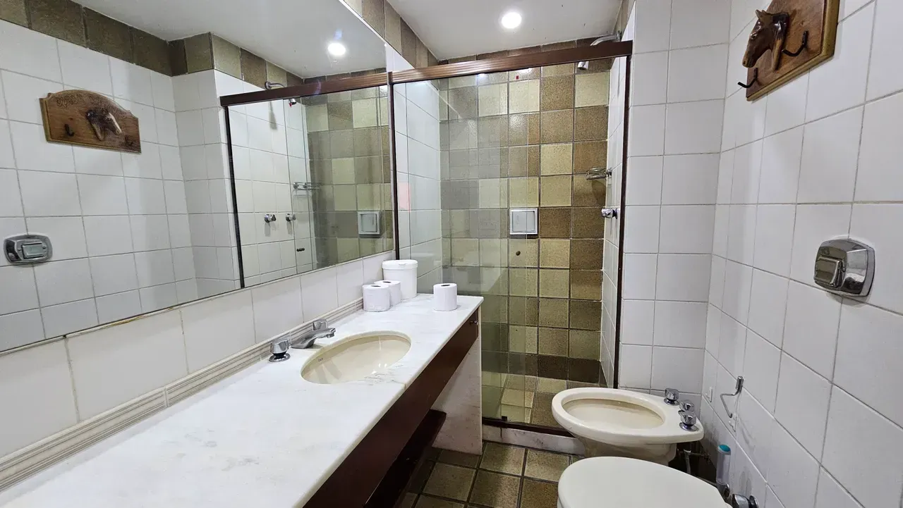 Apartment with 3 bedrooms and a balcony — photo 15