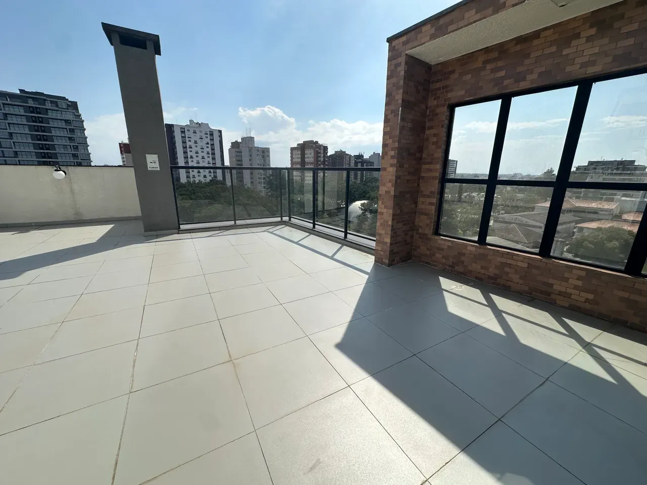 1-bedroom apartment with suite bathroom and balcony — photo 7