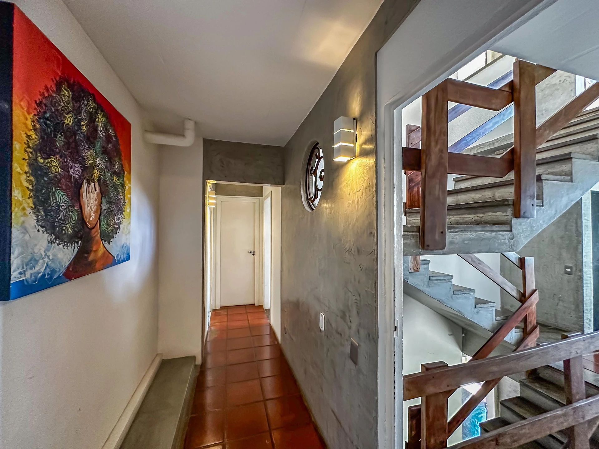 Floor-to-ceiling windows in a 4-bedroom house, 400 m² — photo 55