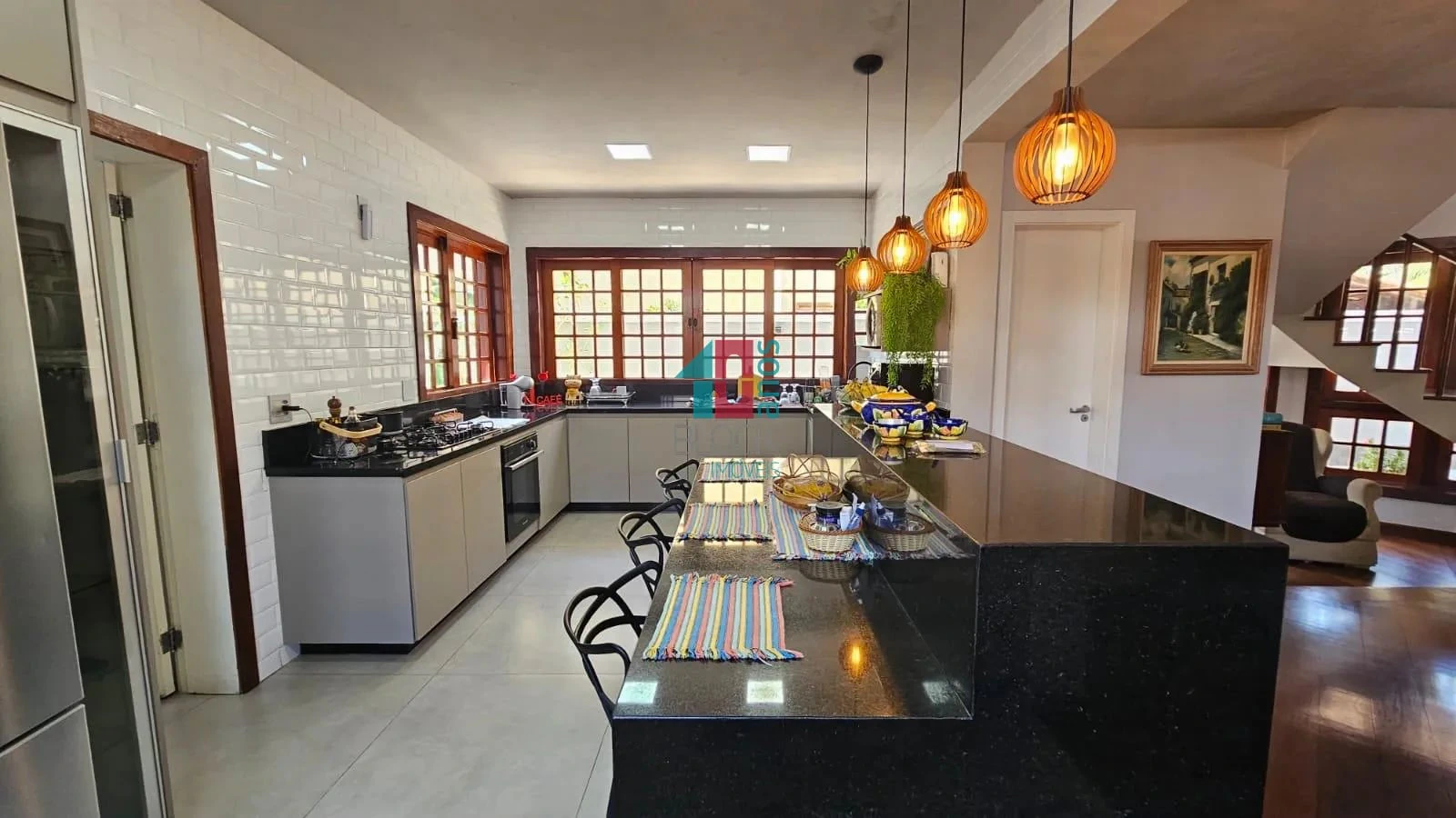 Casa em condomínio mobiliada com 4 suítes e 7 banheiros — photo 2