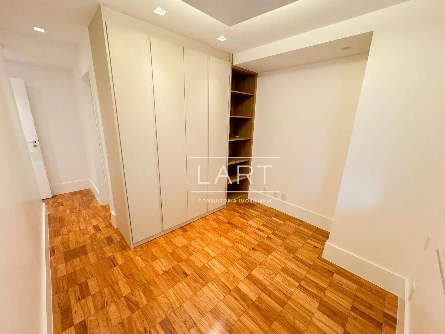 Панорамні вікна та 3 спальні: квартира 150 м² — photo 8