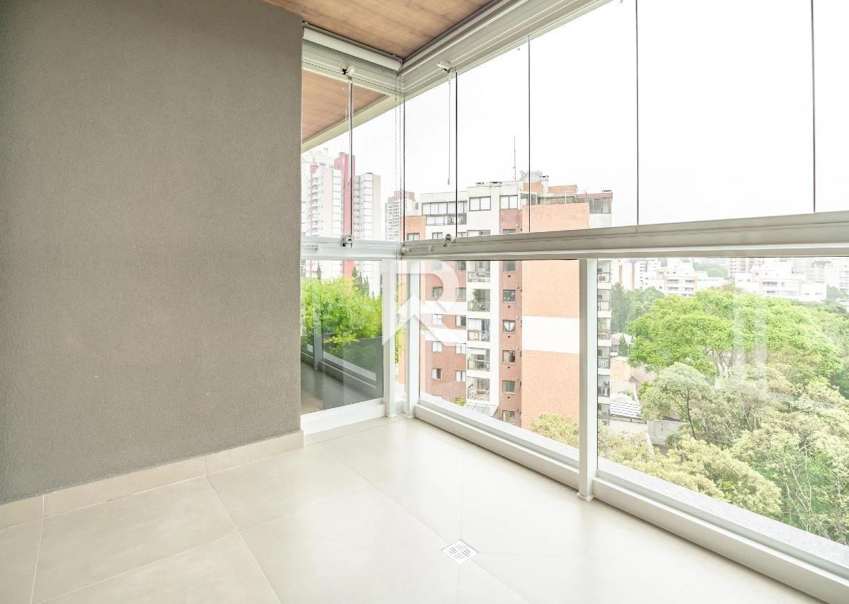 Furnished apartment, 87 m², with a glass-enclosed balcony — photo 21