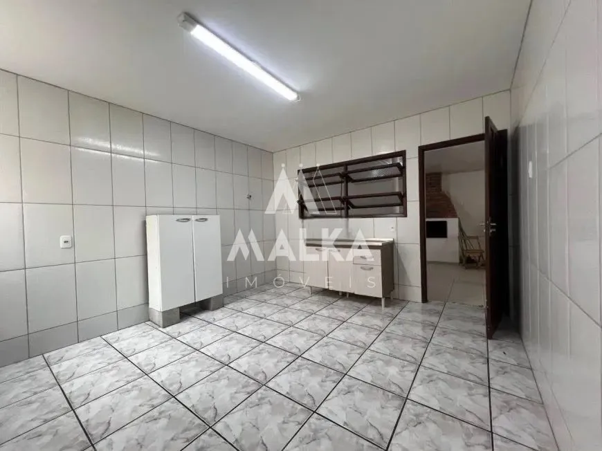 Дом 200 м² с 3 спальнями и ванной при спальне — photo 13