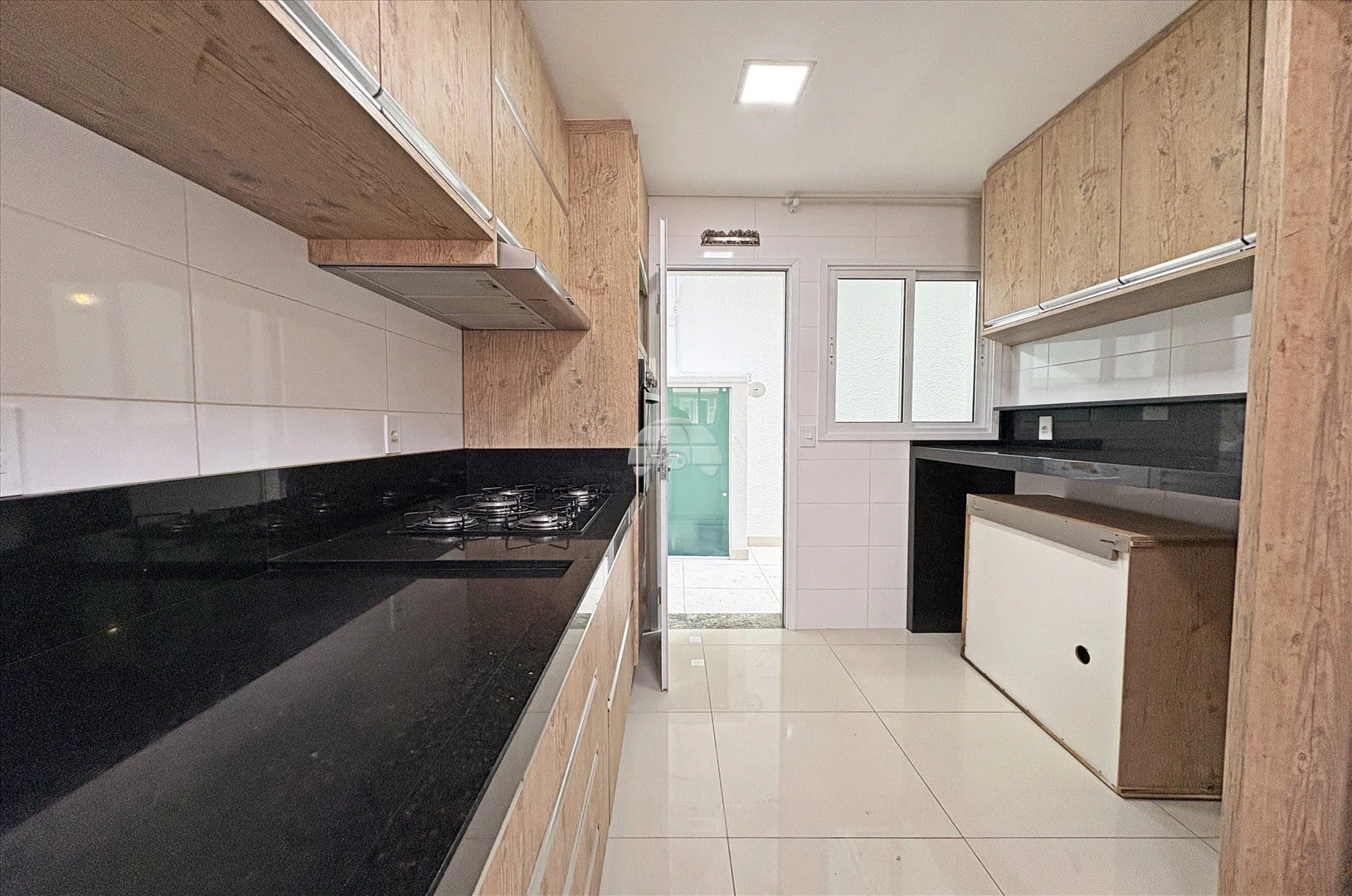 Casa, 172 m², com varanda envidraçada — photo 4