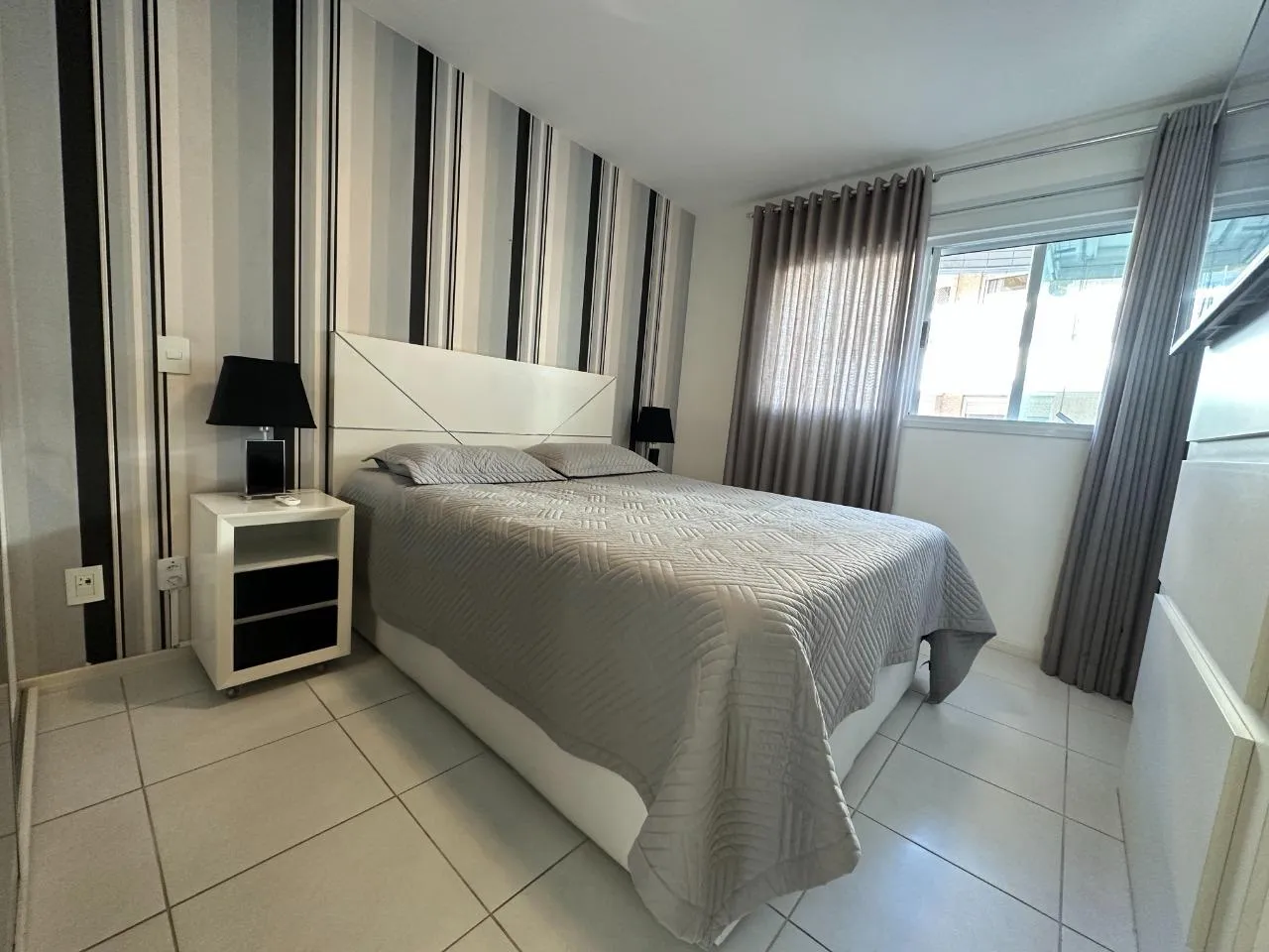 2-bedroom apartment with a glass-enclosed balcony — photo 6
