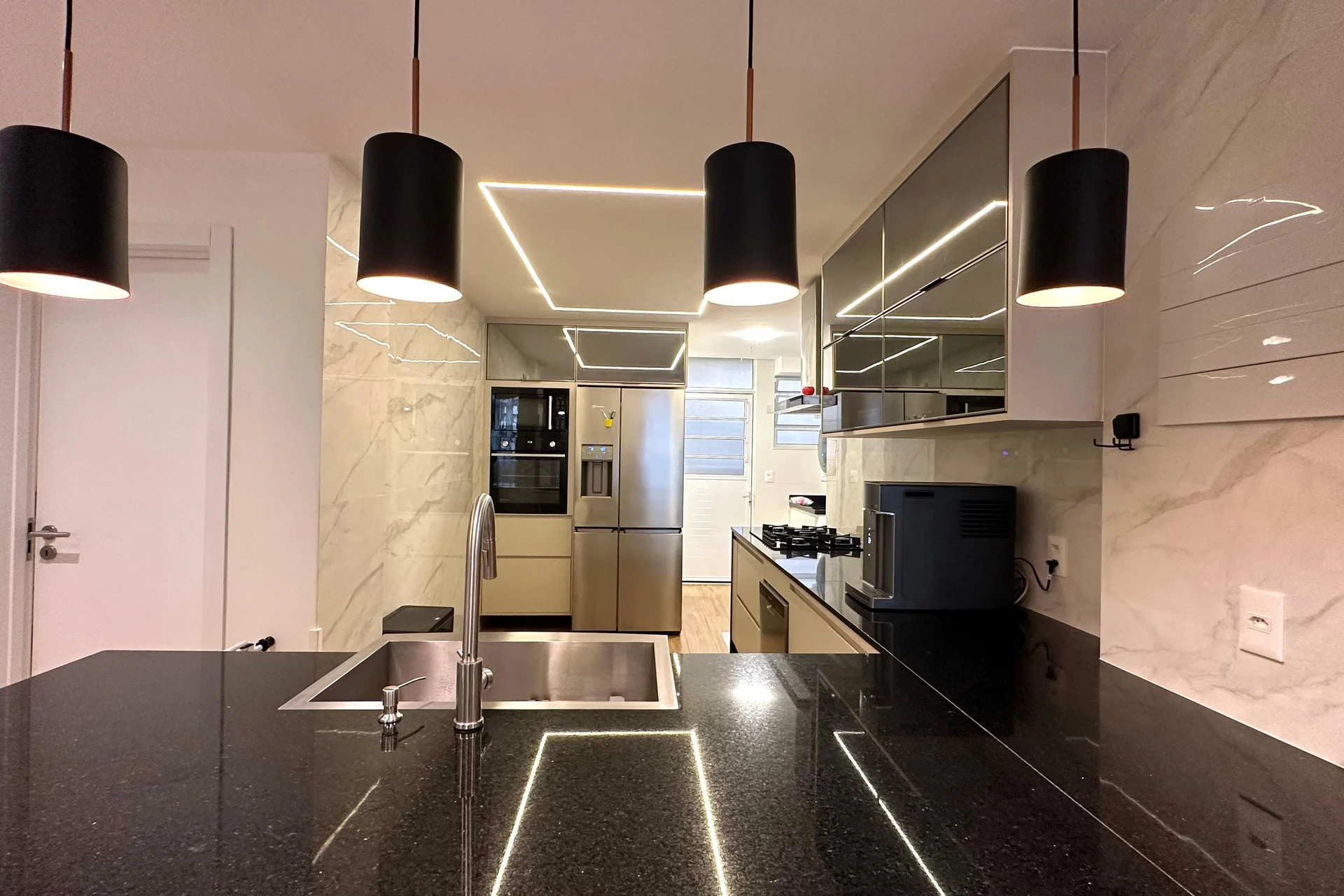 Washing machine in a 3-bedroom apartment, 110 m² — photo 3
