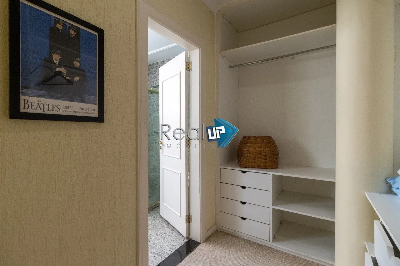 Condominium house with 5 bedrooms and 1081 m² plus laundry — photo 53