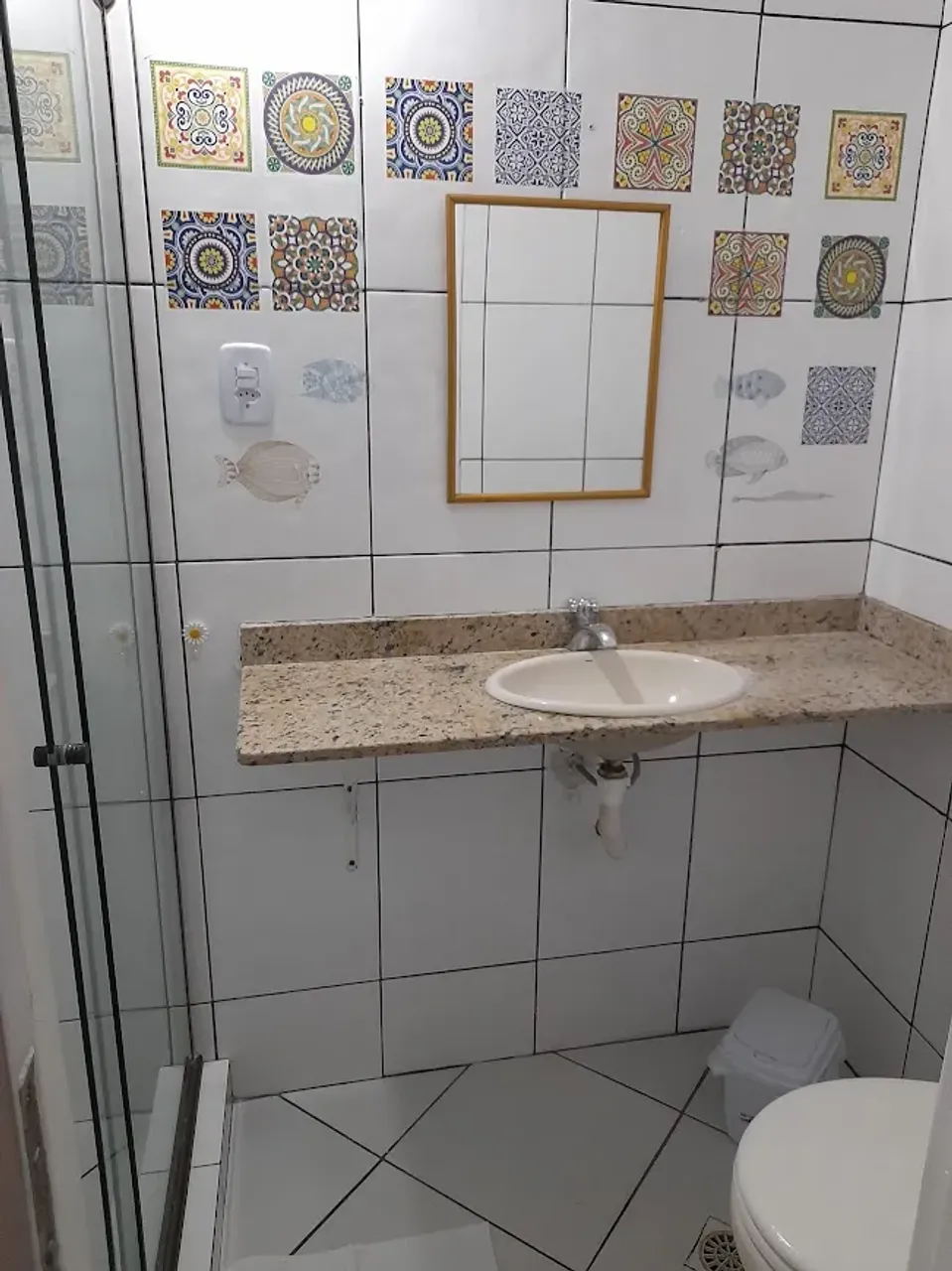 Furnished 4-bedroom apartment with a gas stove — photo 9