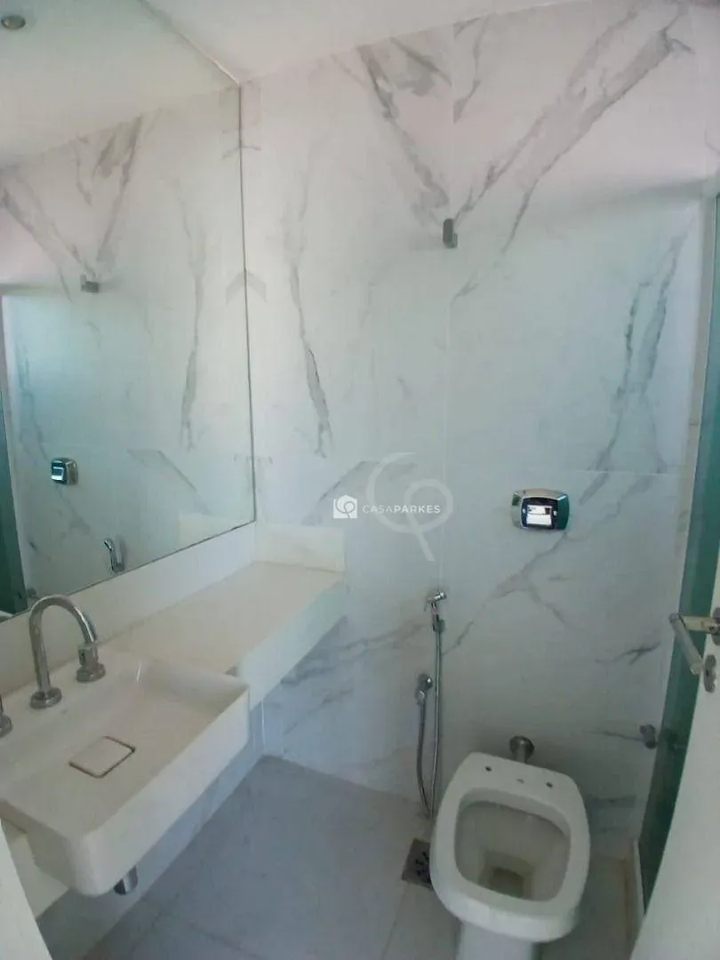 Penthouse with 3 bedrooms and 4 bathrooms — photo 23