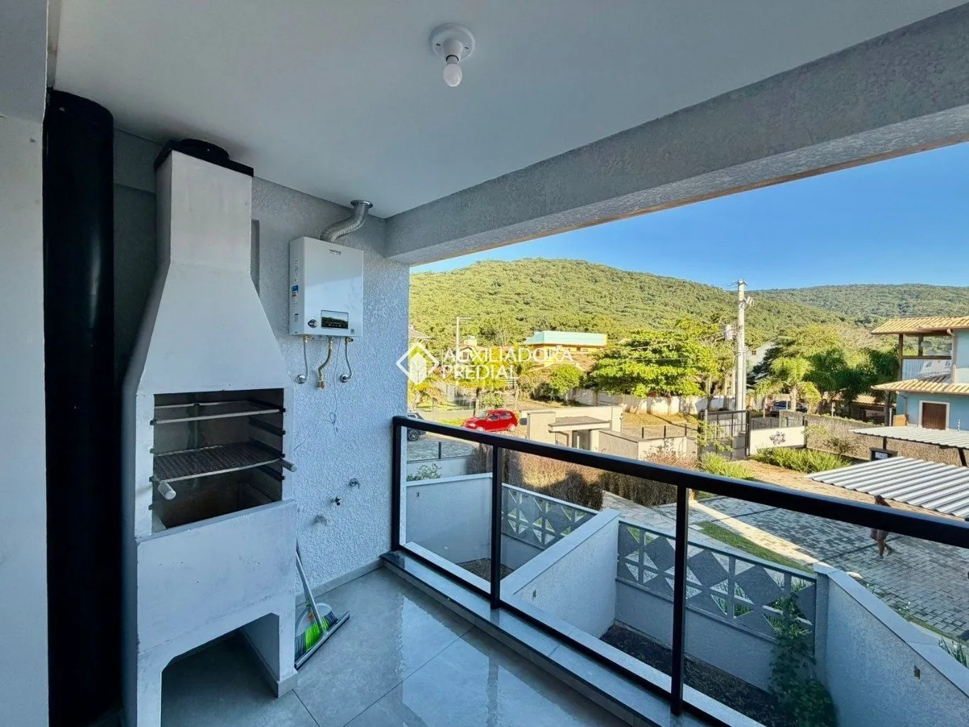 2-bedroom apartment with a home office