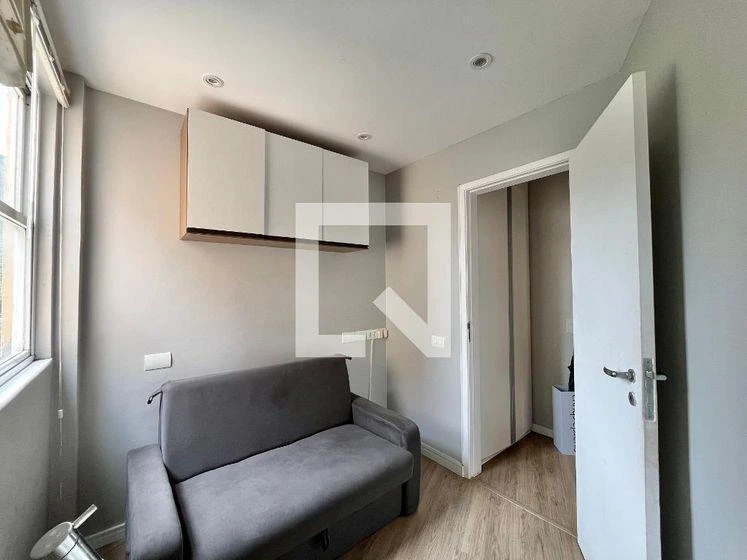 Furnished apartment, 130 m², with floor-to-ceiling windows — photo 33