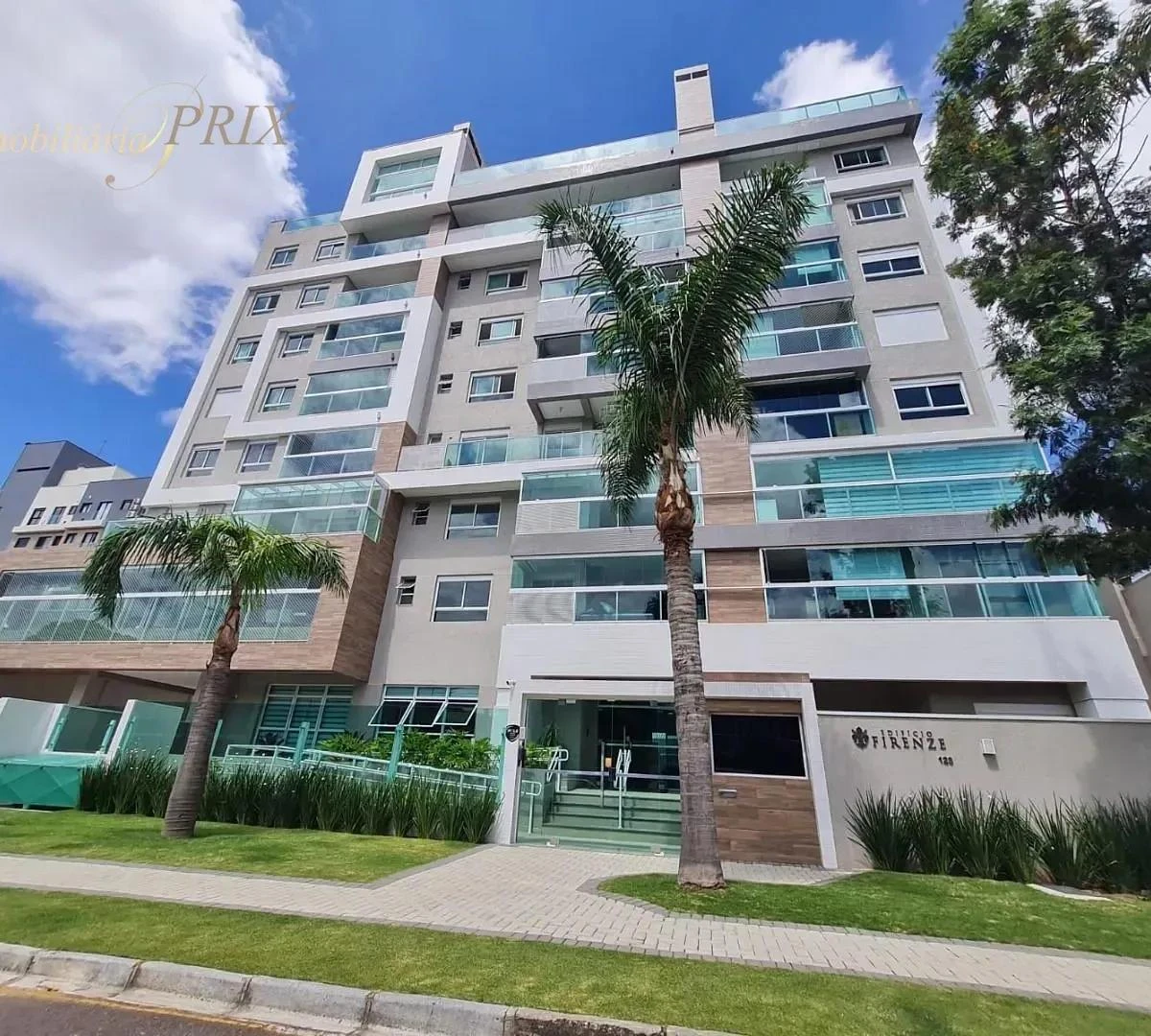 Glass-enclosed balcony in a 2-bedroom apartment, 76 m² — photo 33