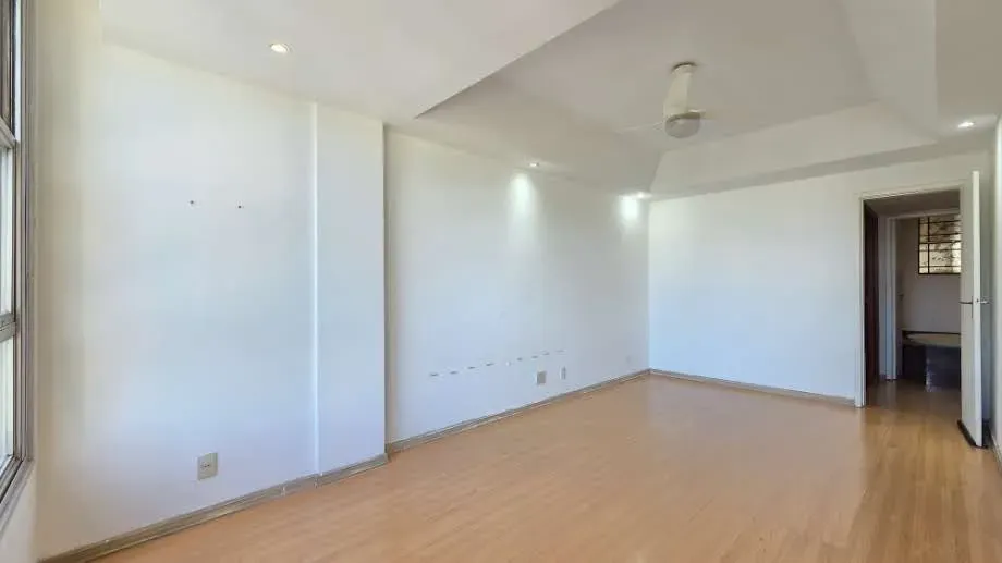 190 m² apartment with 4 bedrooms and 4 bathrooms — photo 25